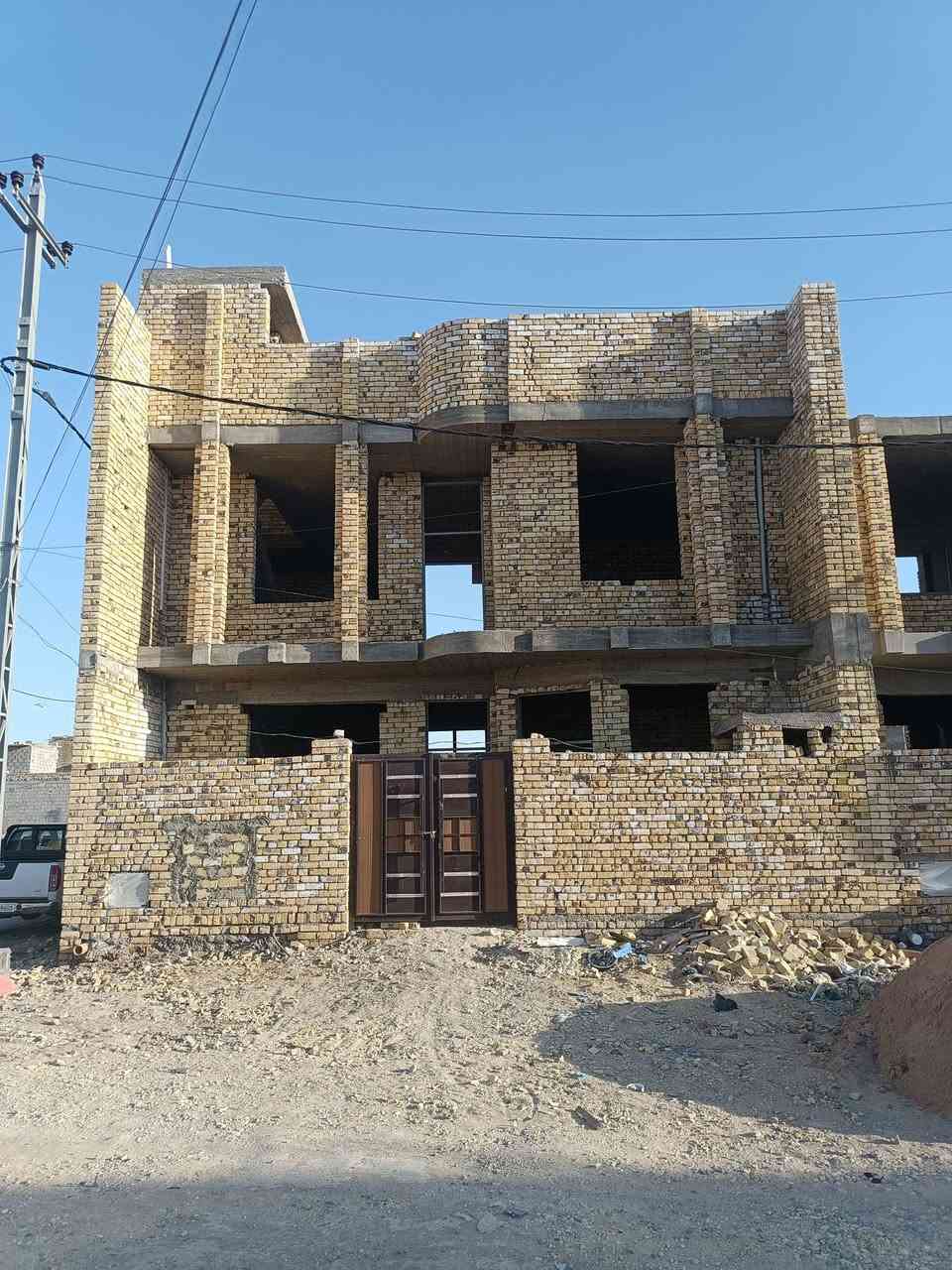 السلام عليكم.
هيكل عضم ركن مربع قاطين السفحة الثانية / المساحة ٩٨م طابو صرف على شارعين ١٢م بضهر الوجه شارع ٣٠ مقابل ملعب السفحة موقع مميز متوفر خدمات ماء وكهرباء ومولد. 

رقم العقار 10454

السعر ٦٧

إتصال ***********
