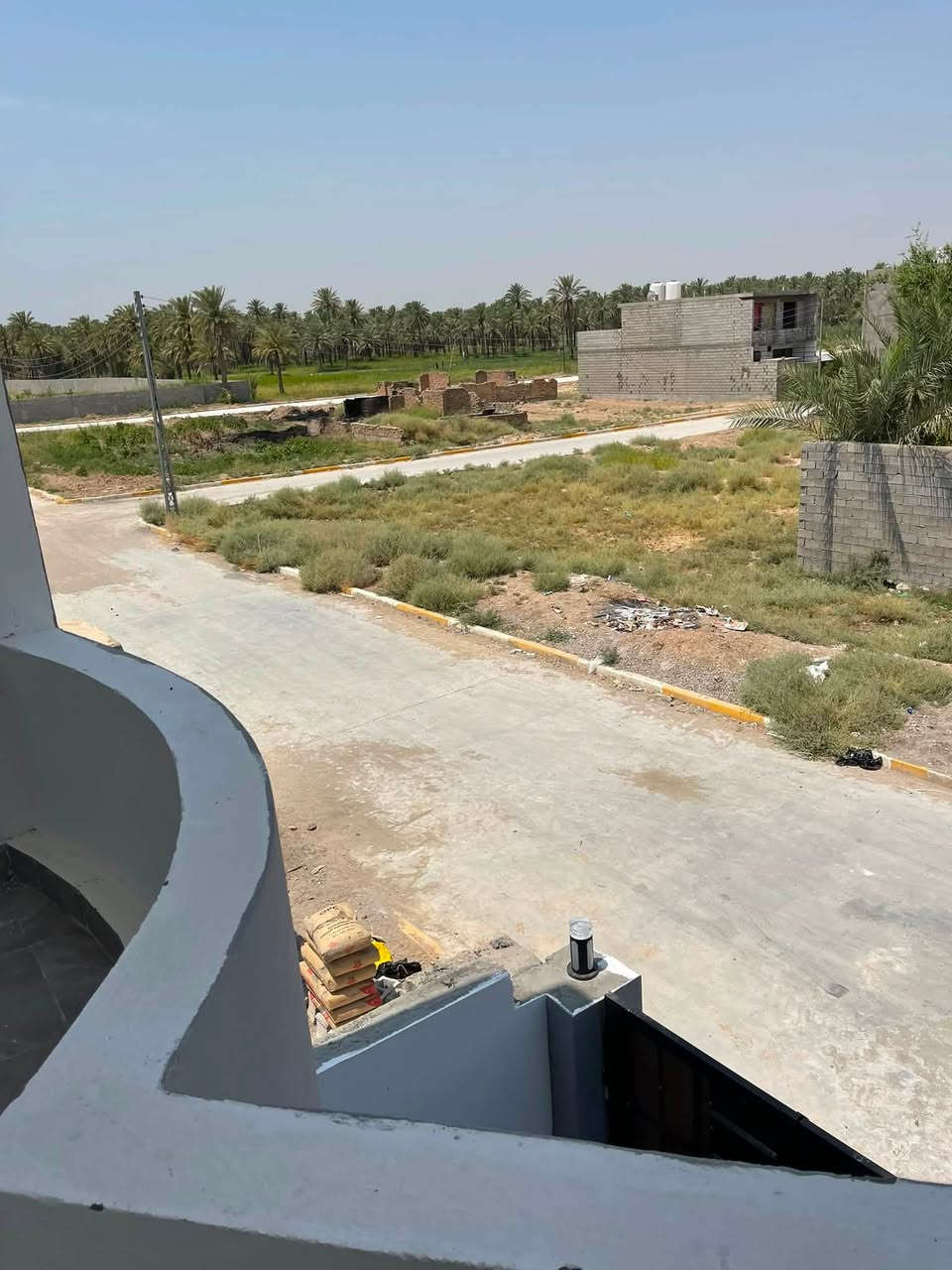 دار للبيع 🏡 دار للبيع – طابو ملك صرف البيت جديد زيرو فول تصميم وبناء 2026 يتحول مباشر بأسمك المنطقه خدمات ممتازه جداً ماء كهرباء مدارس اسواق 

🏡 دار للبيع – طابو ملك صرف

📍 العنوان: بعقوبة /الحكيم 

📐 المساحة: 150 متر مربع

🏠 مواصفات الدار:

الطابق الأول:

استقبال

مطبخ

صالة

غرفتين نوم

صحيات

مناور 

الطابق الثاني:

غرفتا نوم

صاله 

سطح
 

غير متوفرتين دايركت رقم صاحب الدار 🏠 

📞 للاستفسار: ***********
