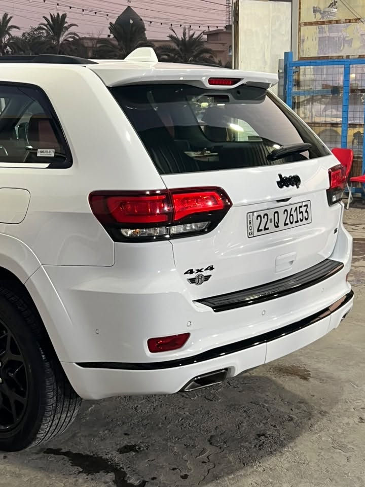 السلام عليكم 
Jeep s 
جيب اس موديل 22 وكالة هارلم مكفولة كفالة عامه 
رقم اربيل ب اسمي هزه وسنوية جديدة 
ماشية 22 السيارة على وضع الشركة 
فول مواصفات معروفة ال اس 
مكانها بغداد الدورة *********** 
السعر 38 الف وبي مجال بسيط
