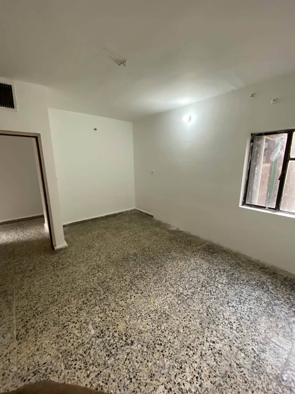 🏡 عقارات | بيع • شراء • إيجار 
مكتب افق الاعمار الهندسي 
رقم الهاتف ***********

مشتمل طابق ثاني معزول عزل تام 
مساحه 150
غرفتين نوم وصاله ومطبخ وصحيات والسطح  

الموقع شارع الكويتي 

سعر :850الف 

مشتمل ارضي 

غرفتين نوم وصاله ومطبخ وصيحيات عدد2 وكراج 
معزول عزل تام 
وياه مولد 5امبير من ضمن العقار 

بدل يجار  مليون 

 

🏠 بيوت وشقق
🏢 محلات ومكاتب
🌳 أراضي ومزارع
🔑 إيجار يومي • شهري • سنوي
💰 بيع وشراء العقارات

📩 للاستفسار أو عرض عقارك للإيجار والبيع، راسلنا على الخاص

📍 بغداد سيديه شارع قطر الندى مقابل ضي بغداد 

عقارك المثالي… أقرب مما تتوقع. 🤍

رقم الهاتف ***********

