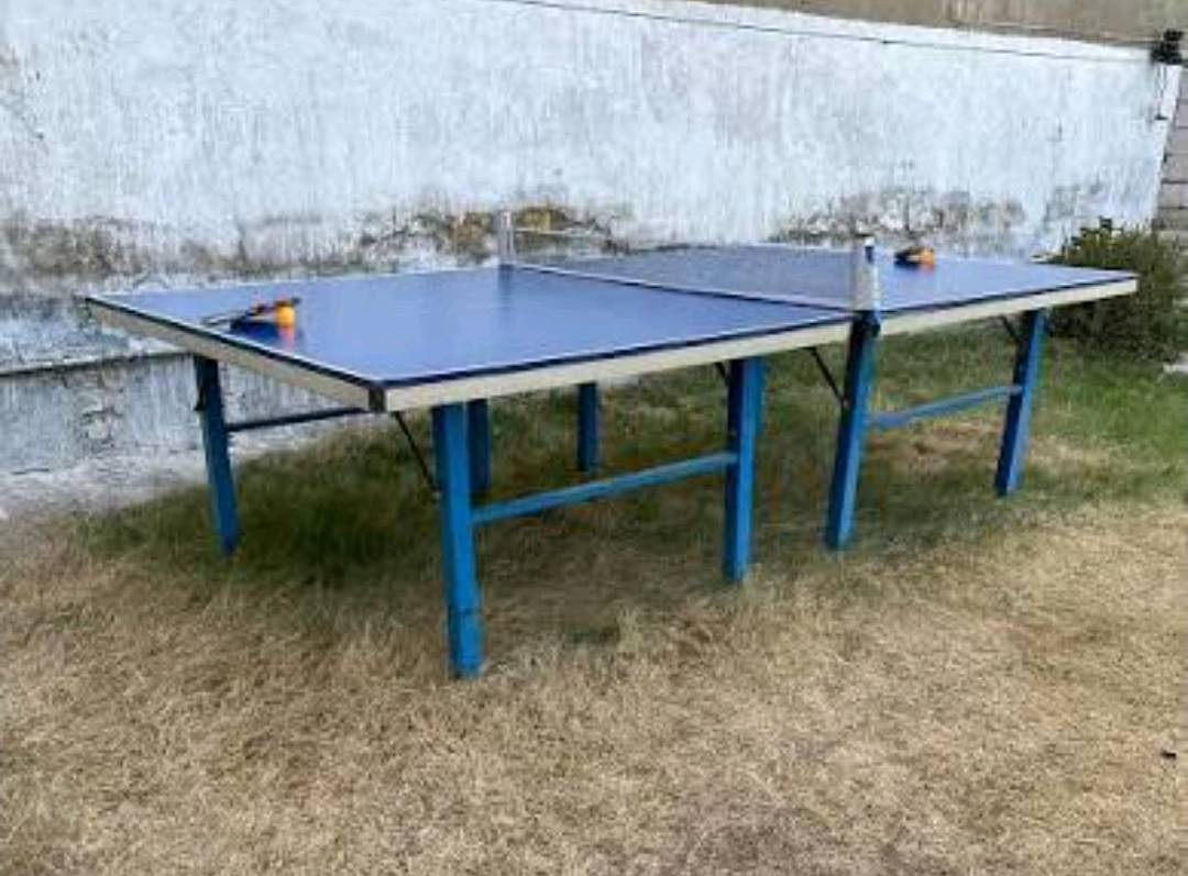 للبيع منضدة عمل وزحليقة عمل وفيشة ونطاطة 
***********