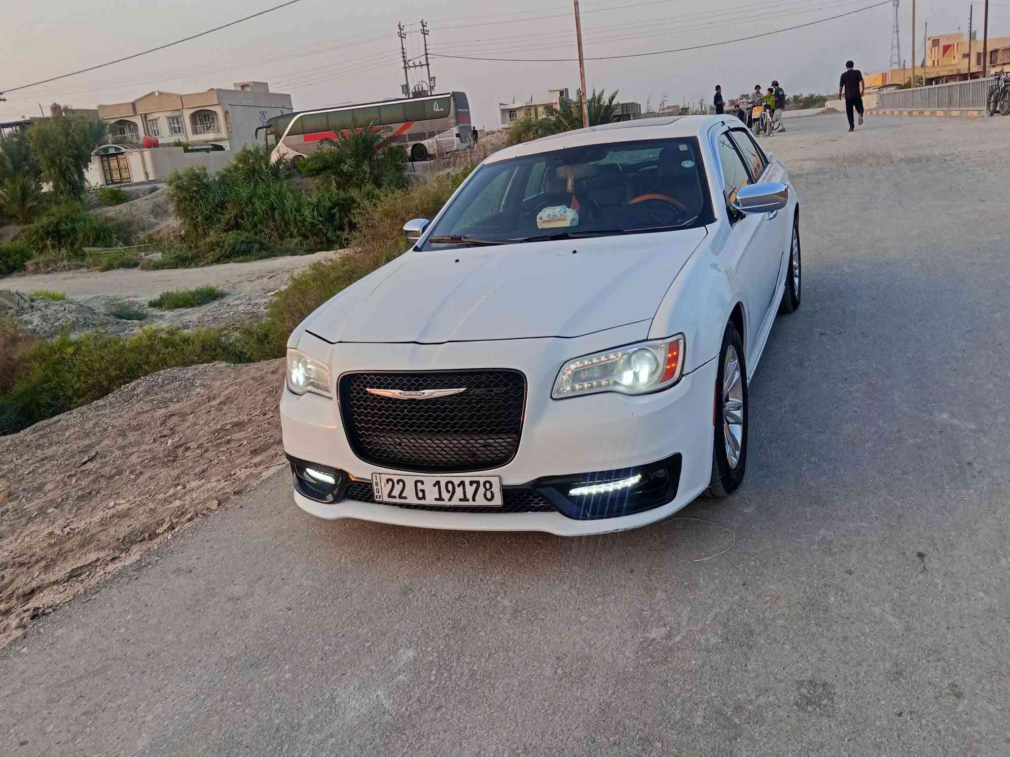 سلام وعليكم
وباما 14 وارد كندي ضربه بنيد وجماغ تبديل نفس الون ولباب بي شويه ضبغ سياره حلوه نضيفه بني رومه فتحتين تفه بل كشنات سياره مال بيت السعر 170 وببه مجال 
*********** بصره قضاء المدينه
