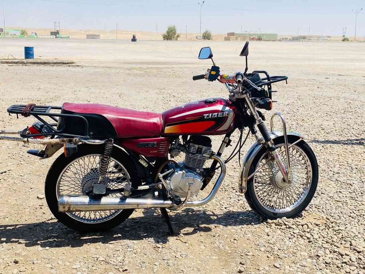 السلام عليكم
ماطور للبيع موديل 20 محرك شرط ما مفتوح نشاط فول الماطور مرتب ما مخلي عليه نقص  المكان مفرق الشركاط السعر 420 بي مجال قليل رقم الهاتف ***********
