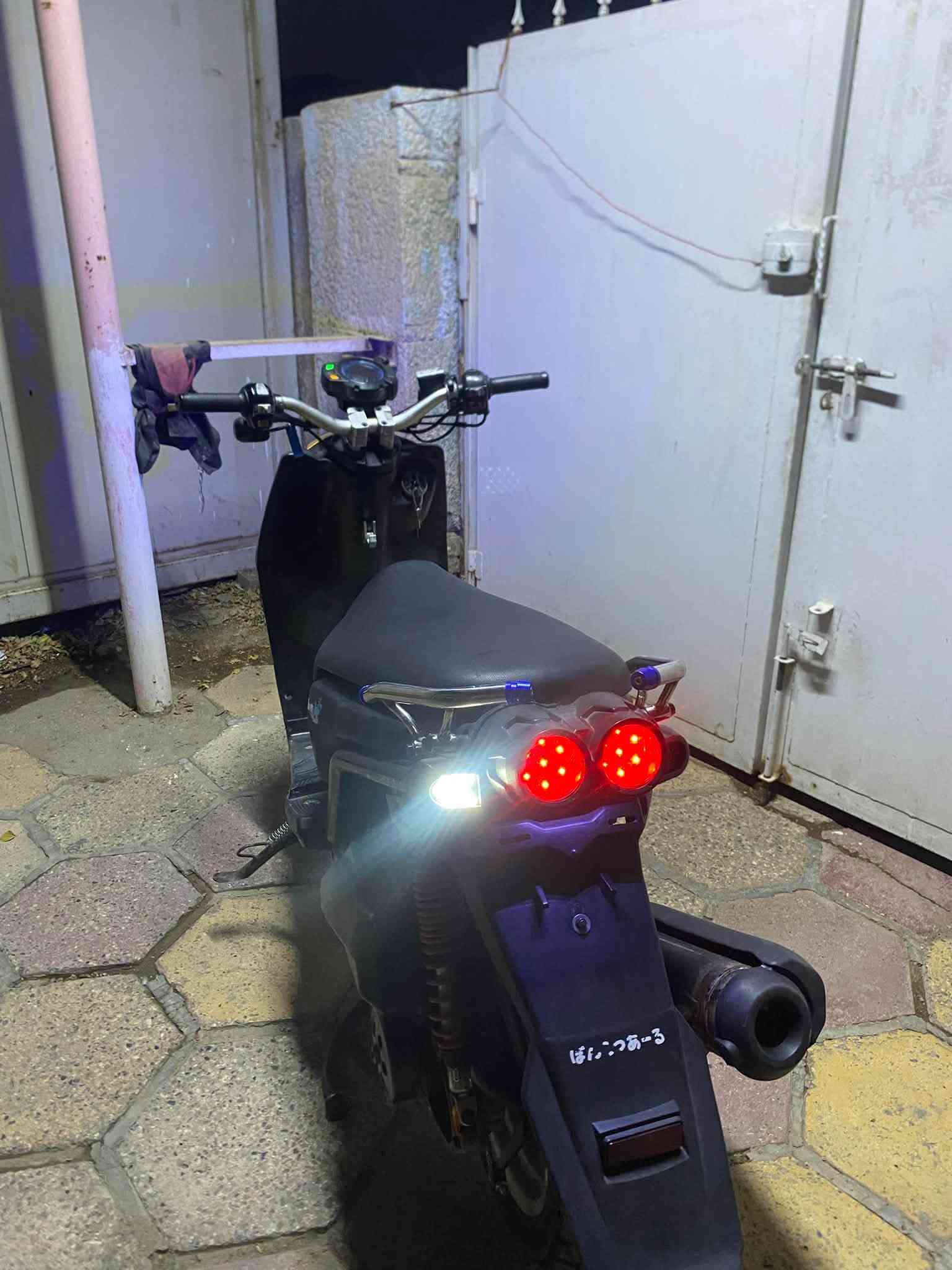 سلام عليكم سكنس جبلي للبيع دراجه كلها شغاله
بكلاتي لد
سبايدر رياضي
سترين رياضي
ويدات بريك رياضي
دراجه مصبوغه لجماليه 
اسود طافي
مكينه خير من الله شلعه ومعدل 59
بغداد الحسينيه مال راجديه 
***********
متواجد 24ساعه
