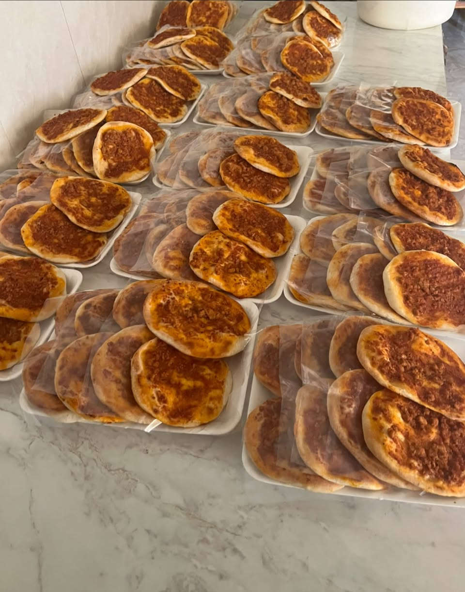ميني بيتزا ٢٠ قطعة • لحم بعجين ٣٠ قطعة • فطائر/بورك ٣٠ قطعة