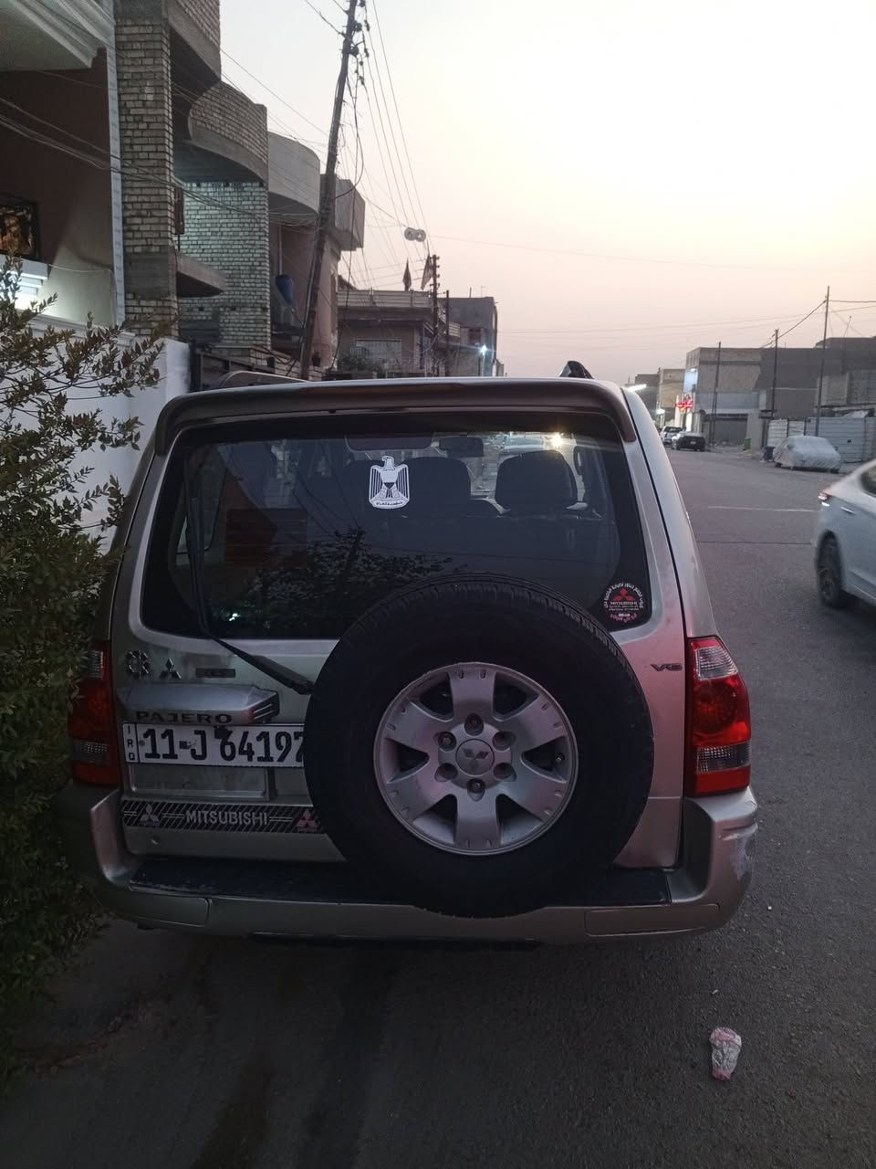سلام عليكم عندي هاي الباجيروه للبيع او مراوس شعندك نزل سياره تشتغل تك علا حطاته ابيع تبريد ثلج مري شفط شاشه مصبوغه حزام للجماليه تخم تأير جديد الغود نضيفه حادثه امريكه بنيد رقم *********** مكاني شهداء سيديه بغداد سعر المطلوب 85 موديل موديل2007
