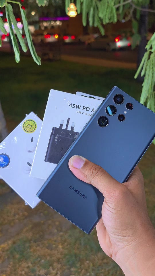 🔥 Samsung S22 Ultra 🔥 📱 فخامة وأداء بعده ينافس لليوم! ⚡ شاشة Dynamic AMOLED 2X بحجم 6.8" 📸 كاميرا 108MP + زوم قوي 🚀 معالج قوي وأداء سريع ✍️ يدعم S Pen 🔋 بطارية 5000mAh 🎮 أداء ممتاز للألعاب 💾 ذاكرة 256GB + رام 12GB 📶 دبل خط 🎁 ويّا الجهاز هدايا مجانية: 🔌 شاحن أصلي 45W 🎧 AirPods Pro 📩 للحجز والاستفسار راسلنا خاص *********** اتصال + واتساب #fyp #foryou #foryoupage #samsung #iphone 
