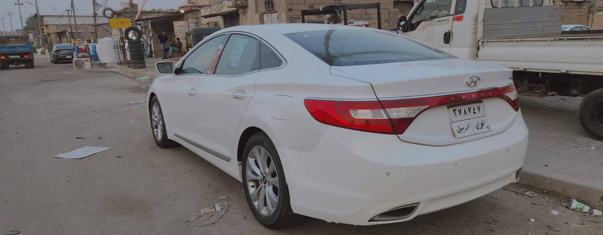 سيارة ازيرا مديل ١٥ بيهة فقط ضربة في هلال خلفي باقي كفالة سعر ١١٠ باقي تفاصيل ع رقم ***********
