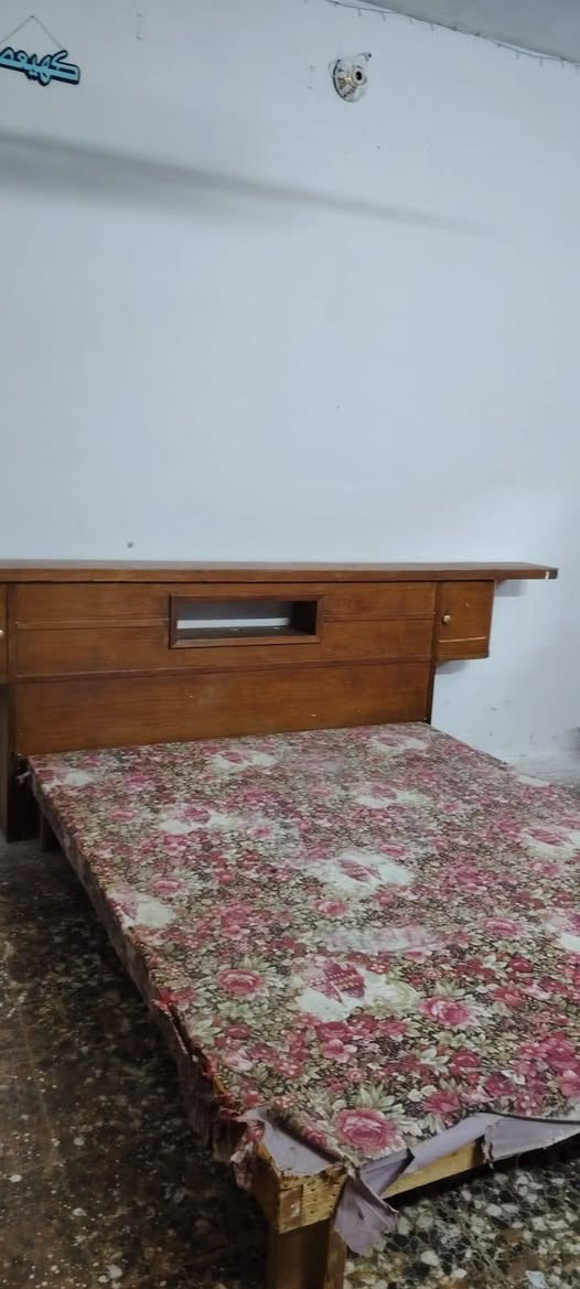 جرباية نفرين • ميز مراية صاج