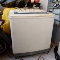 غساله midea (ميديا ) نضيفه وشغاله وحلوه ٦٥ وبيها مجال قليل 07719787602...