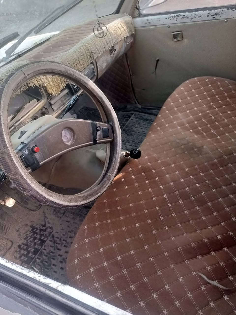 سياره موديل ثمانين رقم ديالئ شرط التحويل والوكاله سياره اربع تايرات جدد محرك كيير بالشرط السعر 28ورقه دوشمه جديده   رقم صاحب السياره***********
