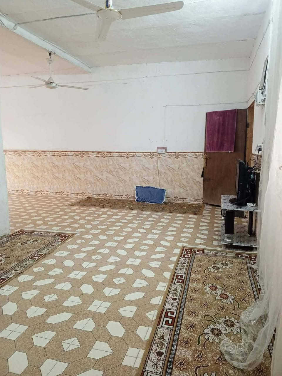دار للبيع حي الكرار على النهر سعر جدا مناسب مساحة ٣٠٠ متر  ***********
