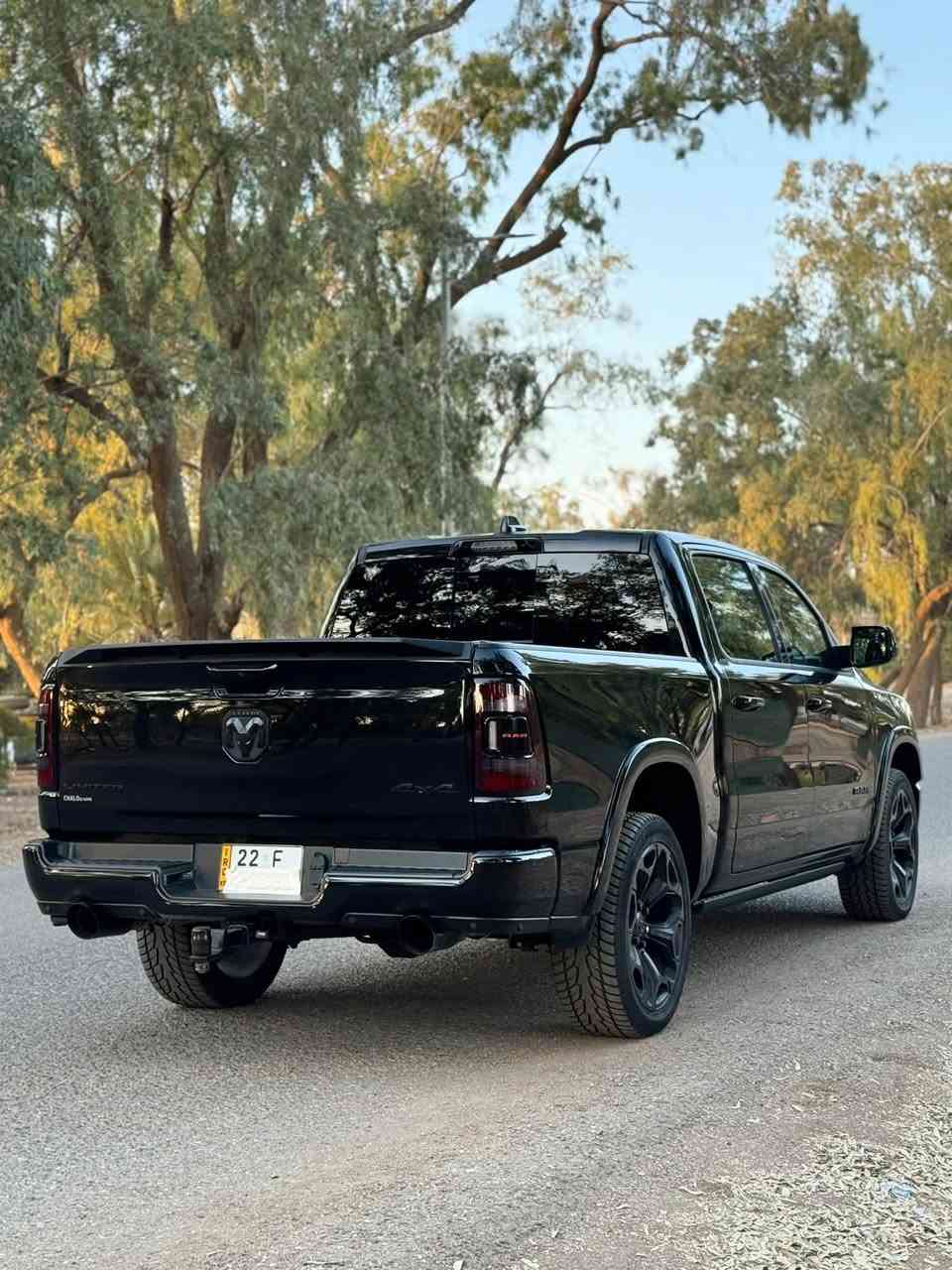 رام 1500 • لمتد بلاك • HEMI 5.7