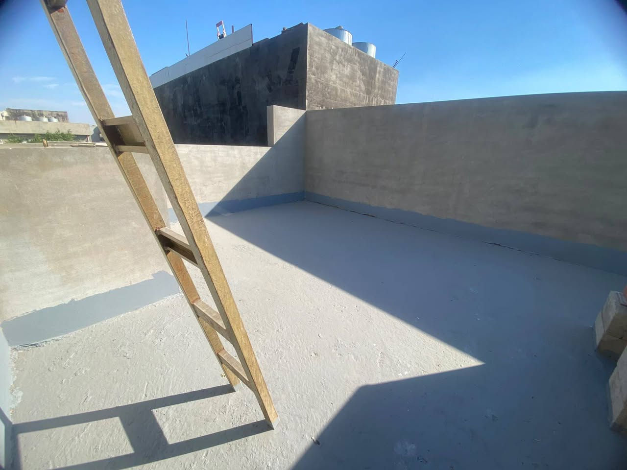 عازل سطح • مانع رطوبه • ضمان ٥سنوات
