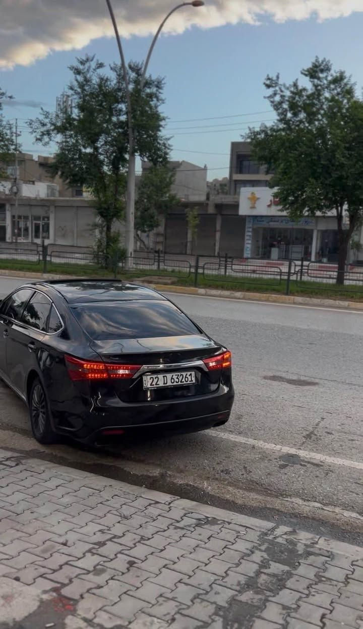 تویتا اڤەلۆن ٢٠١٣ قەپات مواسەفات تەنها گوشن خەزن نیە سبوخ حام کەوتۆتە سەر سەقف  گیر مەکینە کارەبای بەناو کردن هەموو گیانی بەشەرت سەنەوی تاکو ٢٠٢٨  سعری ١٢٥ 
رقم تلفۆن *********** شقلاوة, أربيل
