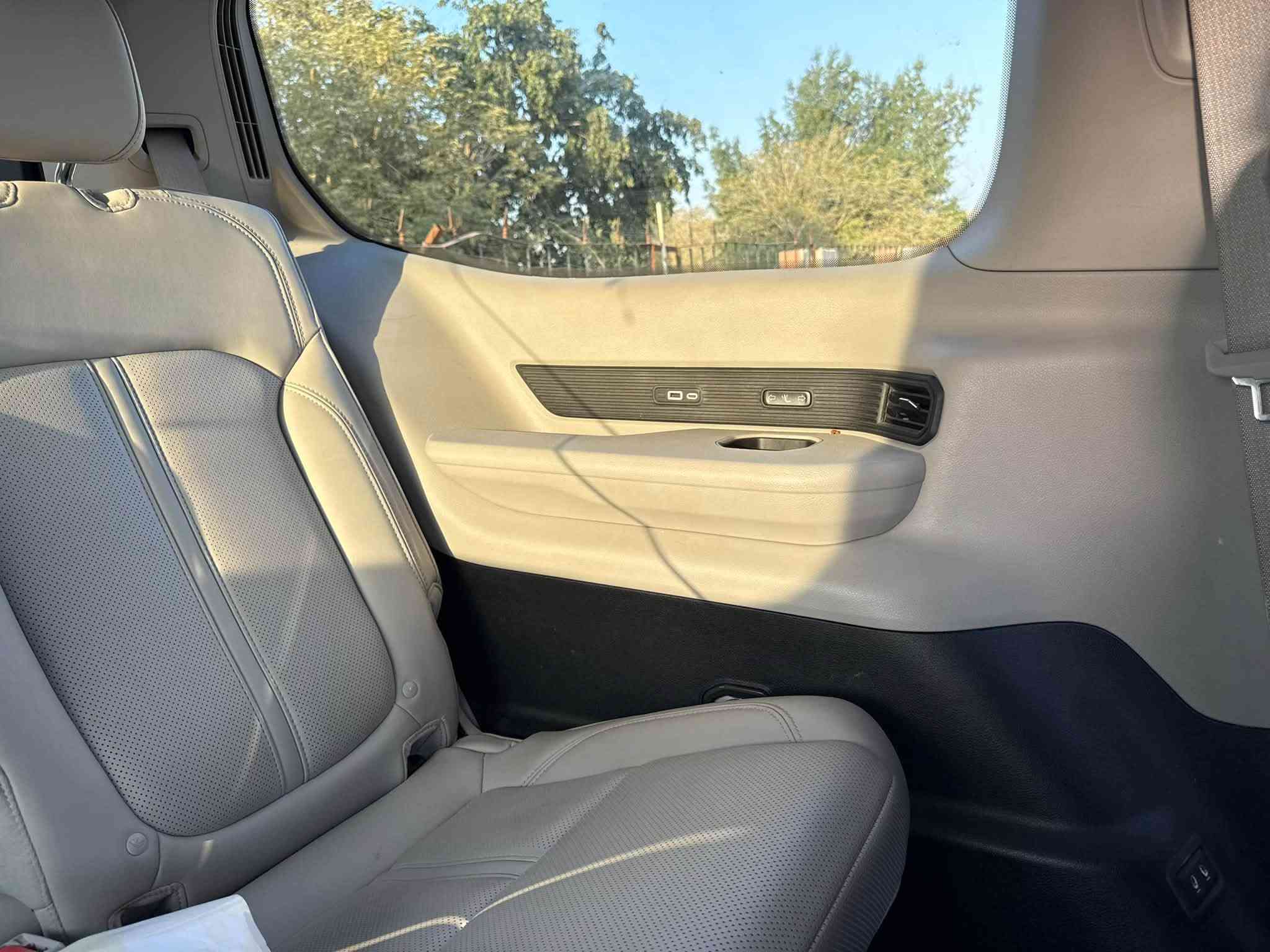 السلام عليكم
للبيع او مرواس حسب القناعه  
جيب واكنير 2022 JEEP WAGONEER, SERIES III
موصفات 
5كامرات
جكات 
فور ويل 
3 شاشات بلدشبول
الكشنات الاماميه تبريد وتدفئه
الكشنات الخلفي كهرباء وتدفئه 
استرين تدفئه بعد كومه مواصفات 
مكينه المرغوب 5700
حادثه بسيط بنيد مبدل بلادي وجاملغ بلادي بدون صبغ 
رقم بغداد باسمي تحويل مباشر 
اي استفسار حاضر 
***********
