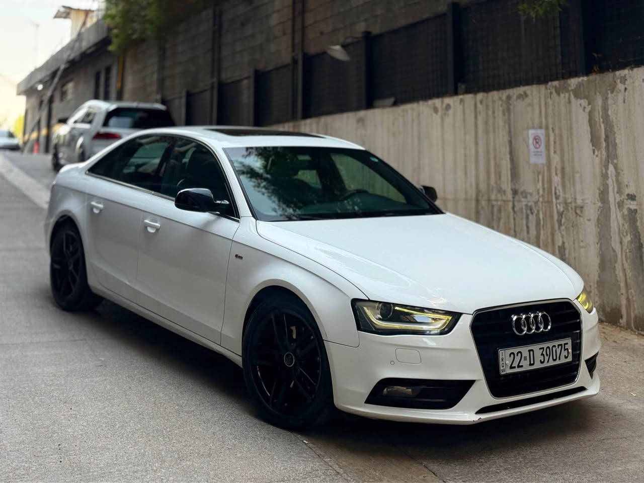 السلام عليكم
AUDI A4 SLine
للبيع موديل 2013
وارد خليجي كفالة عامة 

المواصفات فول Sline
تشغيل و اطفاء ذاتي
سايد بريك دكمه
حساس خلفي 
مانع انزلاق ABS 
3 وضعيات قياده اوتماتيك و عادي و رياضي طيارة 
بروجكتور حساس مع الاستدارة 
تحكمات ستيرن جهتين
تبريد جاهز و ثلج و تبريدها معروف 
و بعد بيها مواصفات

سيارة كلش جديدة وجاهزة بدون اي نقص كفالة من كلشي
رقم اربيل تحويل مباشر

السعر: 110$

العنوان اربيل
*********** أربيل, العراق
