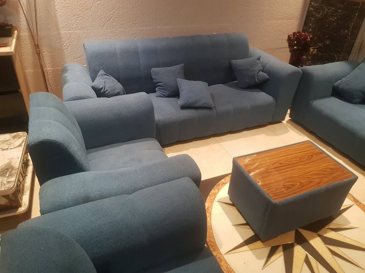 براد مي للبيع اي ظرر مابي تاخذو ع الفحص والضمان سعره 125 بي مجال وتخم 7 مقاعد اي ظرر مابي امانة الله  سعر250 بي مجال مكاني بغداد حي الاعلام السيدية
