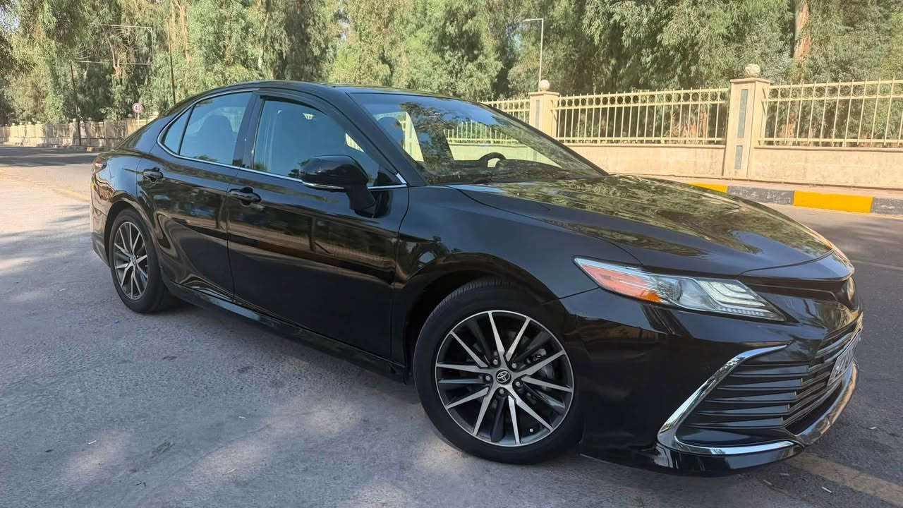 � للبيع | Toyota Camry XLE 2023

✨ كامري XLE موديل 2023
🇺🇸 وارد أمريكي
🖤 اللون: أسود
⚙️ المحرك: 2.5 لتر 4 سلندر
💪 القوة: 203 حصان
🔄 ناقل حركة أوتوماتيك 8 سرعات
⛽ اقتصادية بالوقود ومناسبة للاستخدام اليومي والسفر

🔹 فئة XLE الفخمة
🔹 داخلية جلد
🔹 مقاعد أمامية كهربائية
🔹 تسخين وتبريد للمقاعد الأمامية
🔹 تبريد قطعتين 
🔹 شاشة متعددة الوسائط
🔹 داتا شو و بانوراما 

🔹 Apple CarPlay & Android Auto
🔹 أنظمة أمان ومساعدة للسائق من Toyota Safety Sense
🔹 إضاءة LED
🔹 جنوط ألمنيوم

📍 السيارة موجودة في الموصل

📞 للاستفسار والتفاصيل:
الممشى والسعر والحالة مراسله واتساب 
***********

🔴 السيارة قابلة للفحص في أي مكان يختاره المشتر
