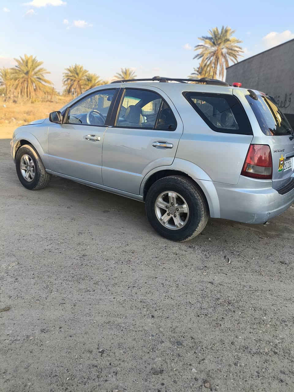 السلام عليكم
كيا سورينتو 2005 للبيع 
رقم بغداد انكليزي مشروع وطني بسمي سنوية ما ساقطة
محرك 3500 ستة سلندر ، گير اوتماتيك وعادي 
السيارة بيهة قطع صبغ ابيع حزام 
صدر امامي خلفي خير من الله 
كهربائيات كلهة شغالة 
تبريد فقط غاز و التدفئة شغالة 
سنتر لوك شغال 
تجي تفحص و تقتنع واني حاضر مكاني السيارة بغداد اليوسفية 
السعر 75 وبيه مجال 
للاستفسار ***********
