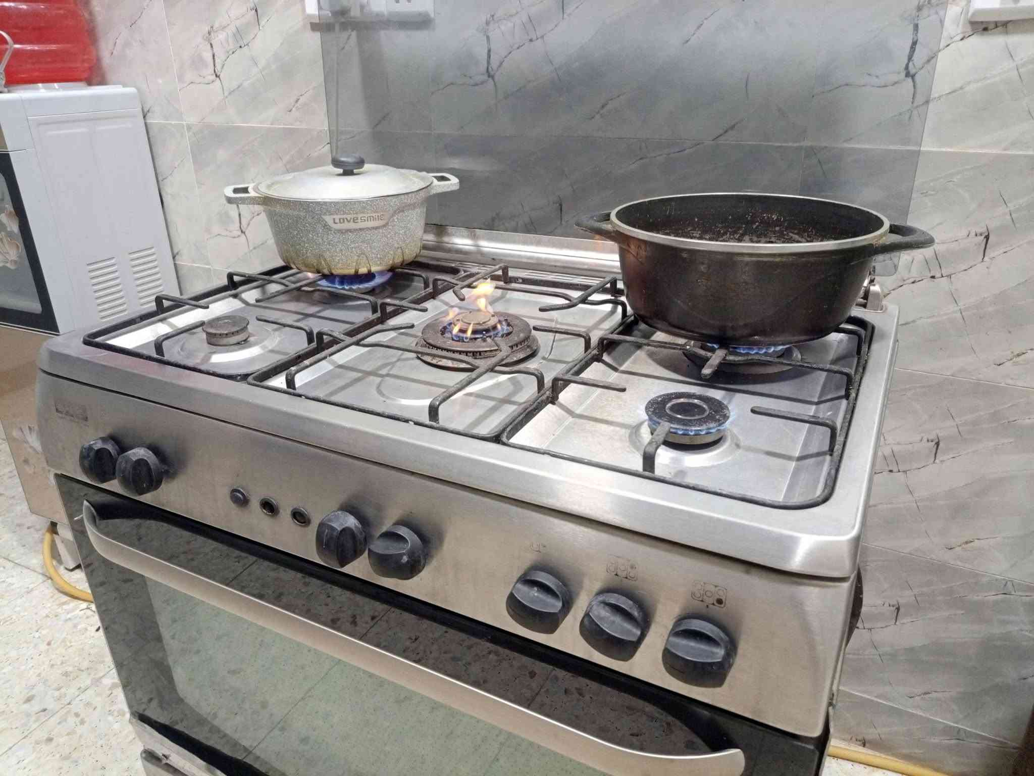 بغداد العبيدي • طاولات