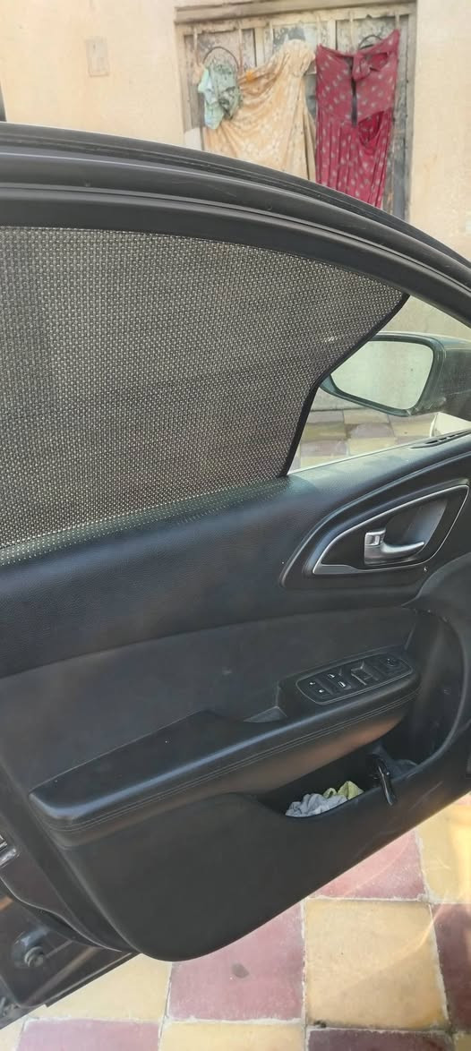 السلام عليكم c200 موديل ١٦ كير 9 نمر  محرك 2.400  تبريد كفالة ضربتها جانبية رقم انكليزي الهزة مامنتهية تحويل مباشر البجم بيه جراد عوزة رش وحدادية الأمامية تعبانة  السعر ٧٨ وبيها مجال
***********
