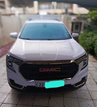 جيمسي للبيع موديل 24 رقم اربيل للتواصل عبر الواتساب 07716880265