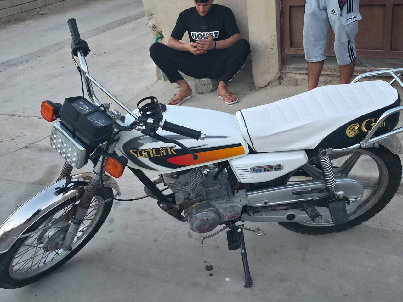 بارت خمس تسعات نضافه 80 فقط بي صوط عصافير ولباقي كلو شرط وايرمينه جدد ممشتغلات بس يعوزهن ربط انطيك شرط شغل وروح سعر 350 وبي مجال حك جيتك توصل ***********  بي وتساب
