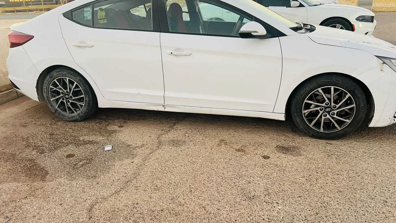 هونداي الانتره وارد امريكي رقم معوقين تتحول ب 27 وكاله عامه موديل ٢٠ بيهه رش جاملغ و بنيد بدون دواخل فول موصفات بصمه تشغيل +بصمه ابواب فتحه الاتصال ع ***********
