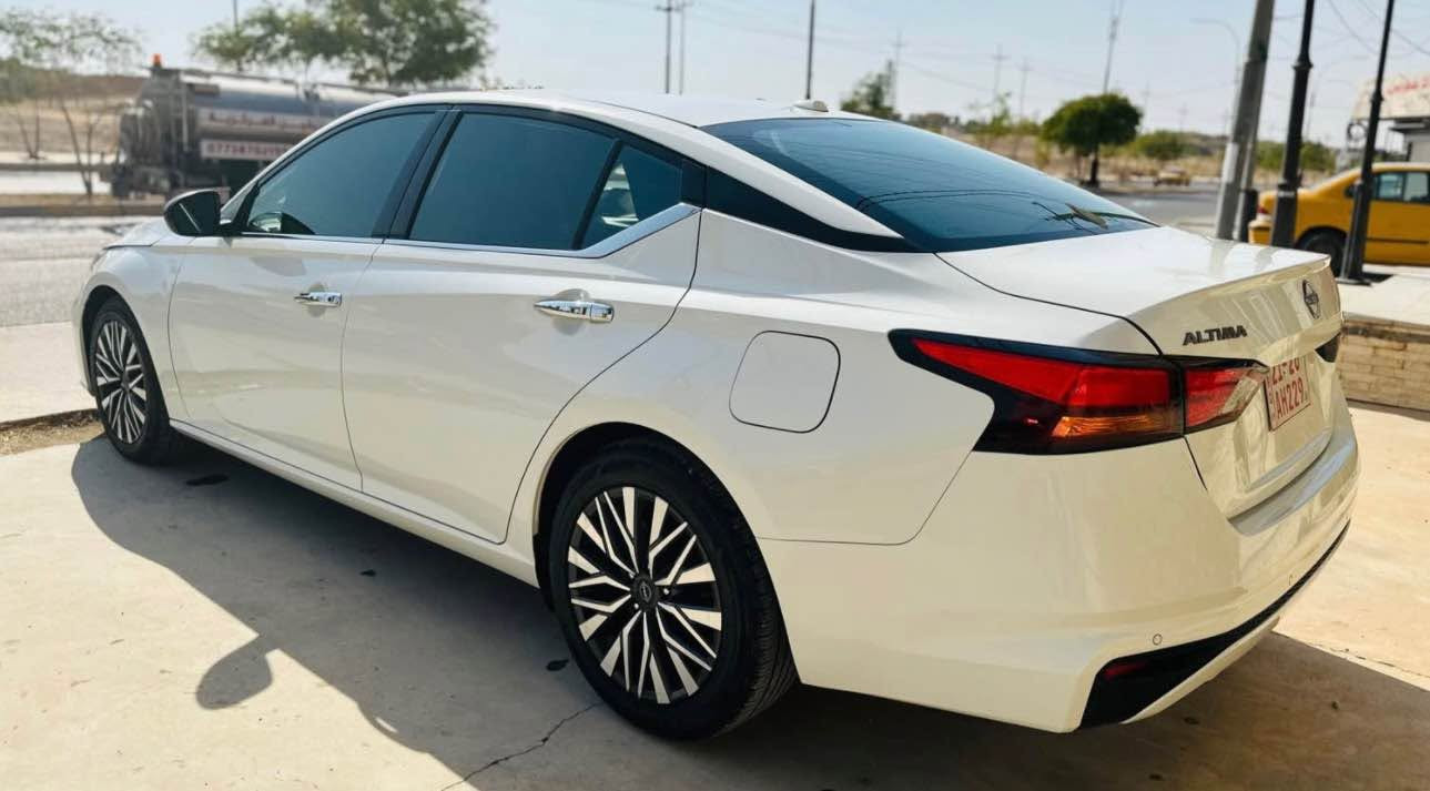 Altima بوفروشتن 2024
موسفاتی SV 
سعر 158 
کاتیە سیارەکە 
بویاغ بەس یەک جاملخي بویاغه 
بی ناوکردن هەمو شتێکی بەشەرت 
تازە داخل بوە 
1N4BL4DV7RN389027
{ *********** } خناقين, ديالى
