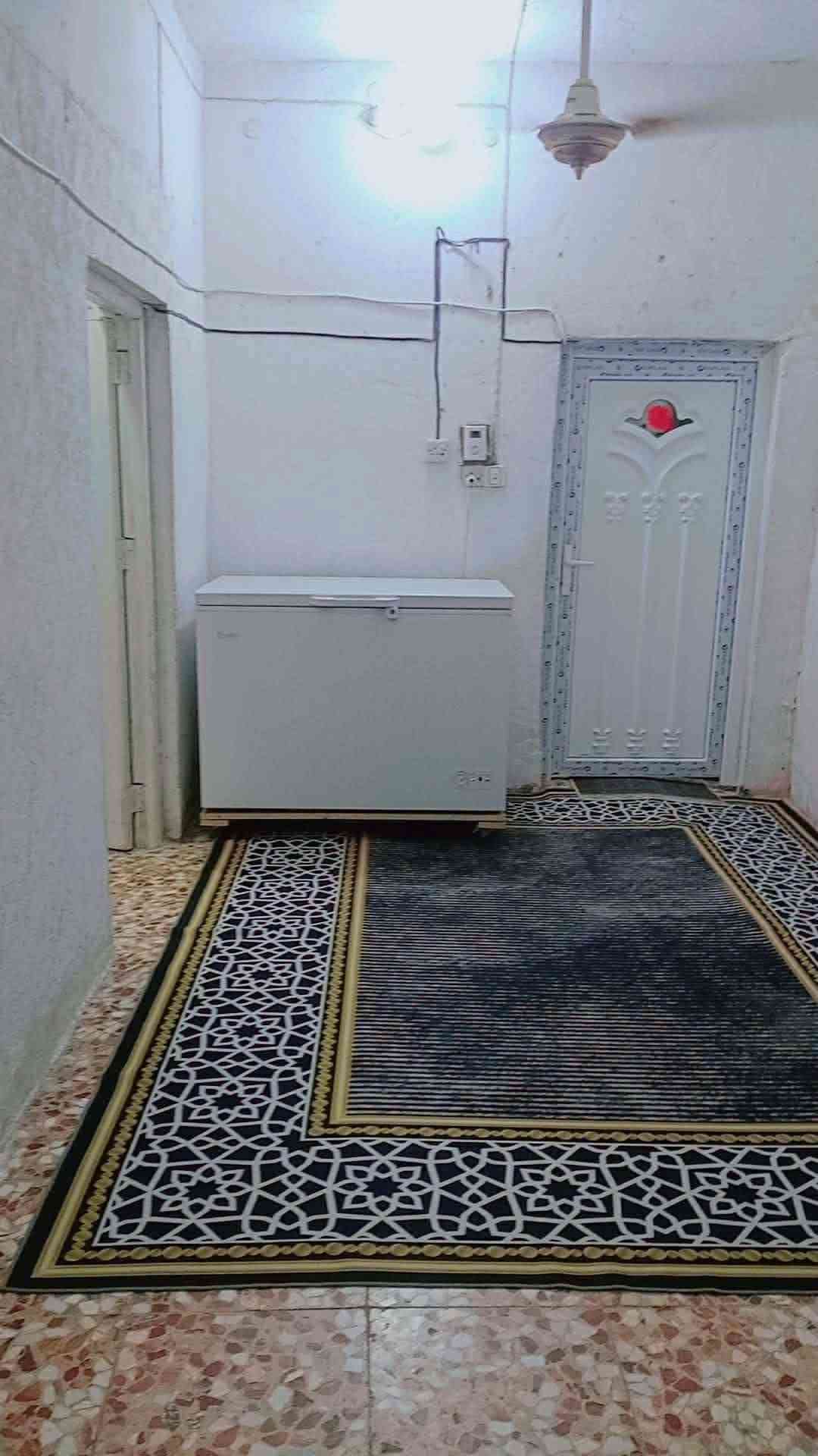 السلام عليكم بيت للبيع حله منطقة عنانه قرب مدرسة ثانوية الكرار
يتكون البيت من غرفة نوم واستقبال وكلدور ومطبخ وصحيات وطرمه مسقفه ومنور طابق واحد زراعي مكاتبه علما بأن المنطقة مفوضه بالطابو كافة الخدمات متوفره مساحة 170 م 

السعر 30 مع الغراض والغراض كلها جديده بي مجال أكثر استفسار اتصل بنا على الرقم ***********
