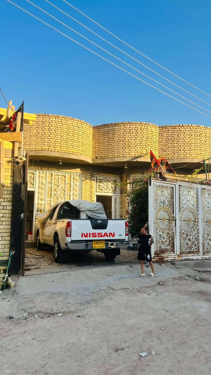 #بيت للبيع
العنوآن شط العرب الكباسي الصغير على الشارع الفوك قريب على الشارع العام يبعد 100متر عن الشارع

 جنس العقار سند 25 طابو زراعي بسم عراقي سهم بطابو

مساحه البيت 220م بناء طابوق

 بيت بناءحديث 
يحتوي ع غرفتين وصاله واستقبال ومطبخ وصحيات داخليه وخارجيه وكراج سياره

عرض الشارع 7م قريب جدا ع شارع العام 

بيت نضيف مرتب كافه الخدمات متوفره بالمنطقه 

⬅سعر 120 بي مجال للشراي

للاستفسار يرجى التواصل مع الرقم //***********
