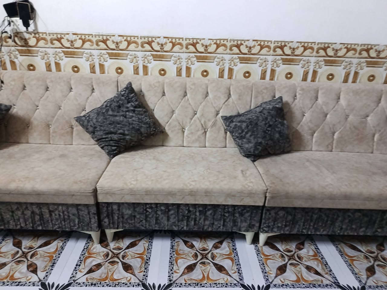 ديوان • للبيع