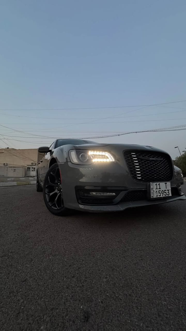 السلام عليكم كرايسلر S 2019 بدون فتحه أمريكي حادث بنيد و دعامية وبيهه بارد مثل مموضح با السونار موصفات معروفه
بصمه ابواب وتشغيل
شاشه
كامره
كشنات جلد حضن
كشنات كهرباء
شفتات ستيرن
لايت أسود
تشغيل عن بعد ويل ٢٠ أصلي
سياره جاهزه بدون آي نقص رقم بغداد 
مكان السياره شارع فلسطين

‭***********‬
