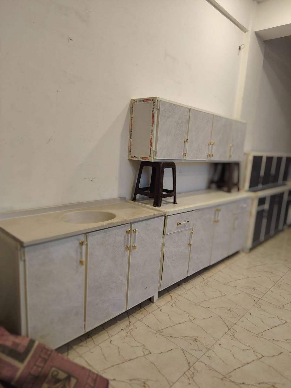 تم وصول حاويا أثاث مستعمل كاونترات طباخات
ثلاجات ميوزه طعام كلشي متوفر عدنه
عندك غراض مراوس يرهم
واذا عندك غراض تبيهن نشتريهن
العنوان فلوجه حي الشهداء غرب مرطبات مشمشه
*********** واتساب
