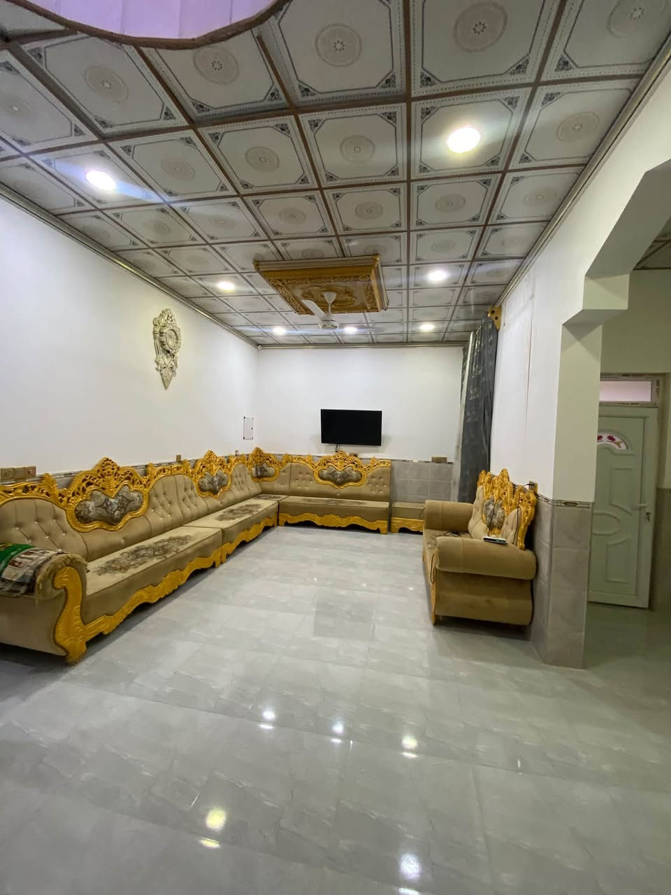 🏠 للبيع دار سكنية في تكريت – القادسية / حي الكفاءات
📍 الموقع: شارع 10، مقابل حديقة
📐 المساحة: 200 م²
📏 الواجهة: 10 م
📏 النزال: 20 م
🆕 البناء: 2025، يحتاج فقط إلى إكمال الواجهة.

تفاصيل الدار:

* 🛏️ 4 غرف نوم، واحدة منها سويت
* 🛋️ صالة عدد 2
* 🏡 استقبال
* 🍳 مطبخ
* 🚗 كراج
* 🚿 مجاميع صحية

📞 للاستفسار: ***********
