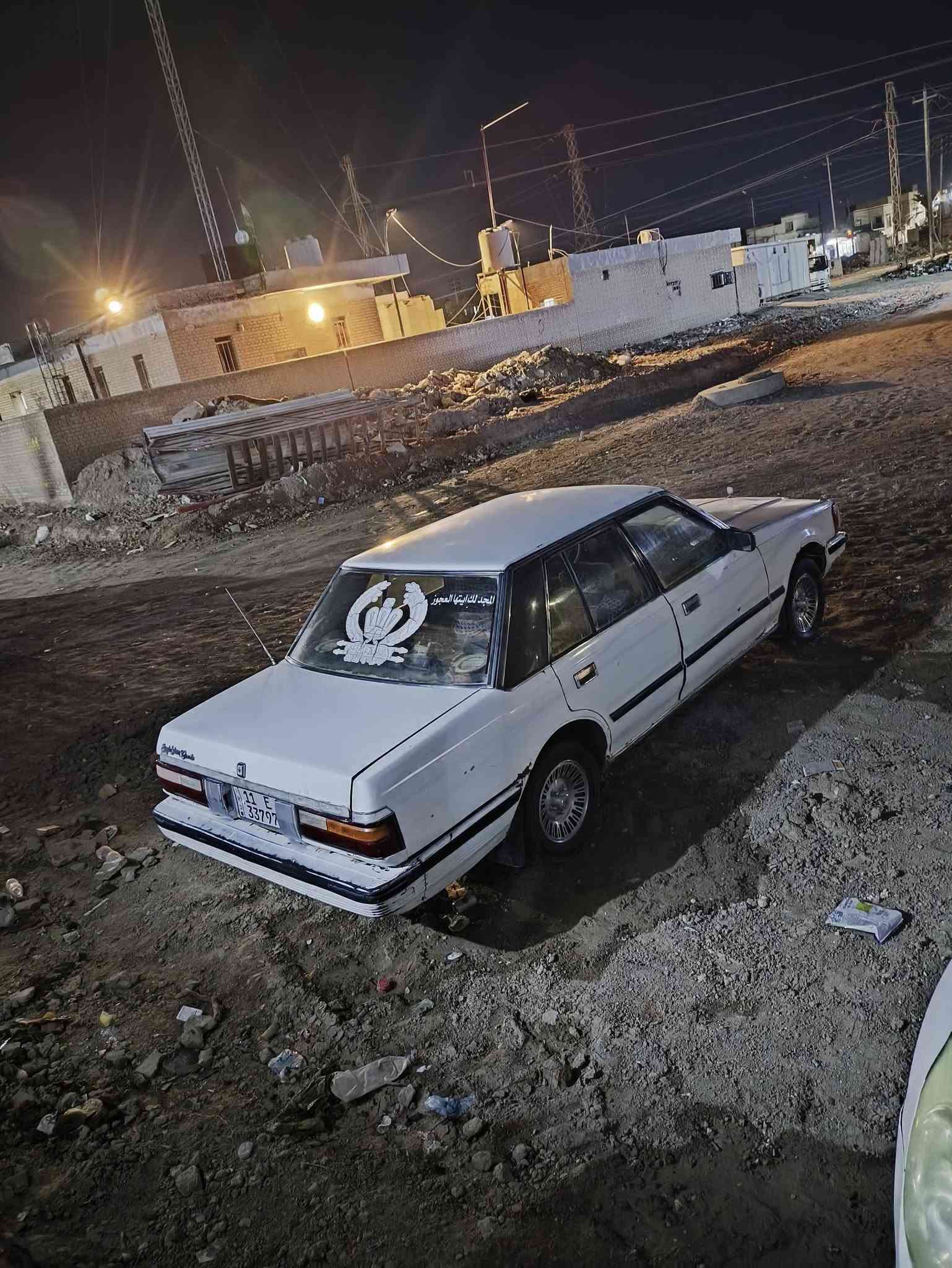 السلام عليكم سوبر للبيع موديل 85 رقم بغداد سنويه 28تحويل ثاني يوم وكاله ام البالكوت بسمي محرك فيفتي جديده فيشه وحده السياره شلعه تشك الكاع يرايدله تلكيط اخياس السعر 25 وبيه مجال رقم الهاتف ***********
