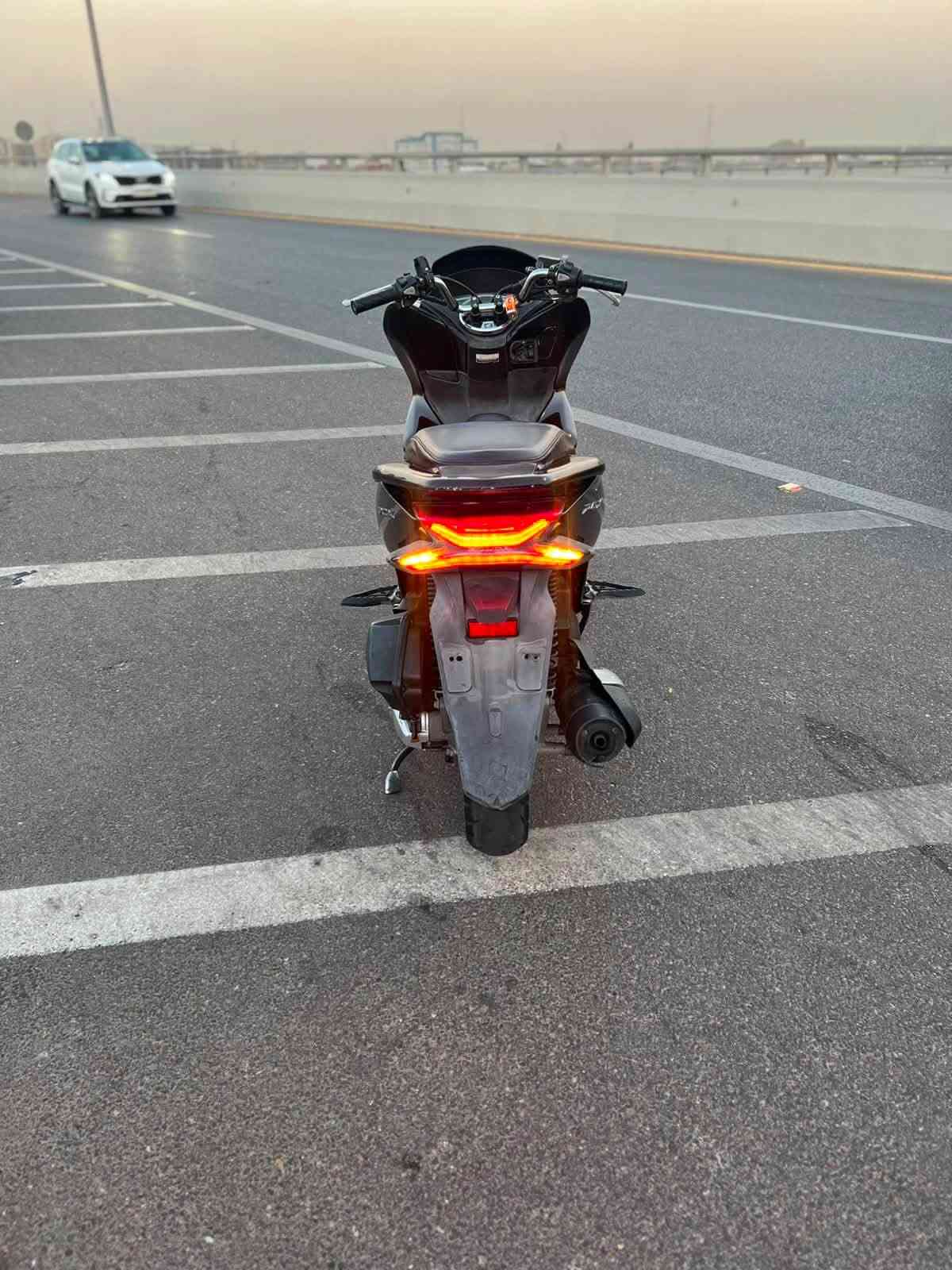 للبيع دراجه pcx  جيل ثالث بصمه الحديث  مكينه 150 حساس حرف A نوزل خطين ستان كهربائي ماشية18 الف زيرو الدراجه مال بيت حساس ازدحام دراجه جديده  حساس شلعه معدل خير من الله دراجه تتعب تكول جديده مال جناي  مكان بغداد الكرخ السعر مليون و900 وبيهه مجال والاستفسار ***********

