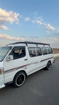 ١٤ راكب • موديل ٢٠٠٩ • بدون صبغ