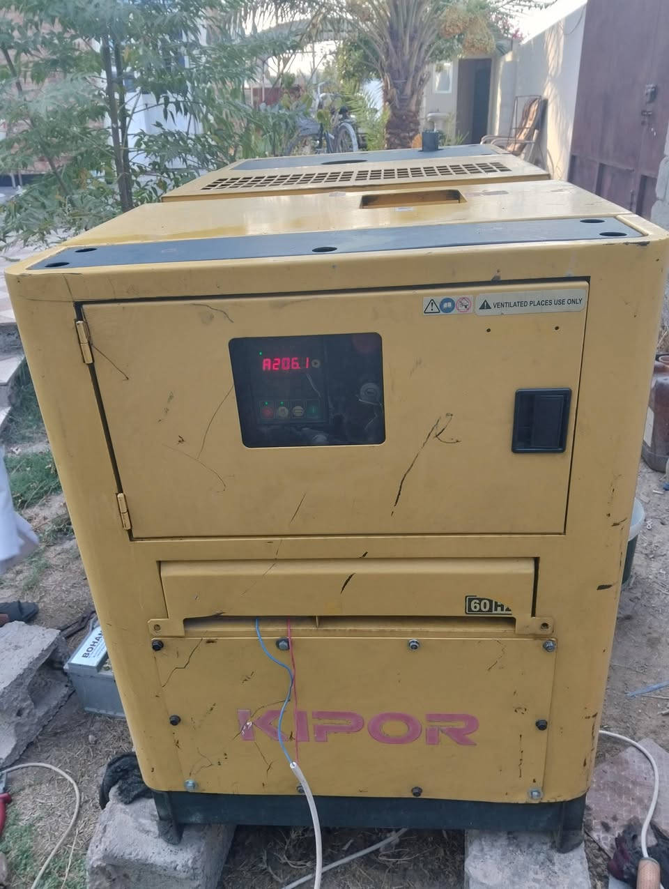 سلام عليكم
🔥 للبيع مولدة ديزل 20 KVA 🔥

مولدة 20 KVA / تقريباً 80 أمبير
🔹 تشغيل كهربائي
🔹 مولدة كيبورد كاتم
🔹 حجم مناسب للبيت أو المحل
🔹 المولدة حسب الصور وحالتها مبينة بالفحص والمعاينة

💰 السعر: 25 ورقة 
📍 الفحص والتجربة للجادين
📞 للاستفسار والتواصل: ***********

البيع نقداً، والرزق على الله.
