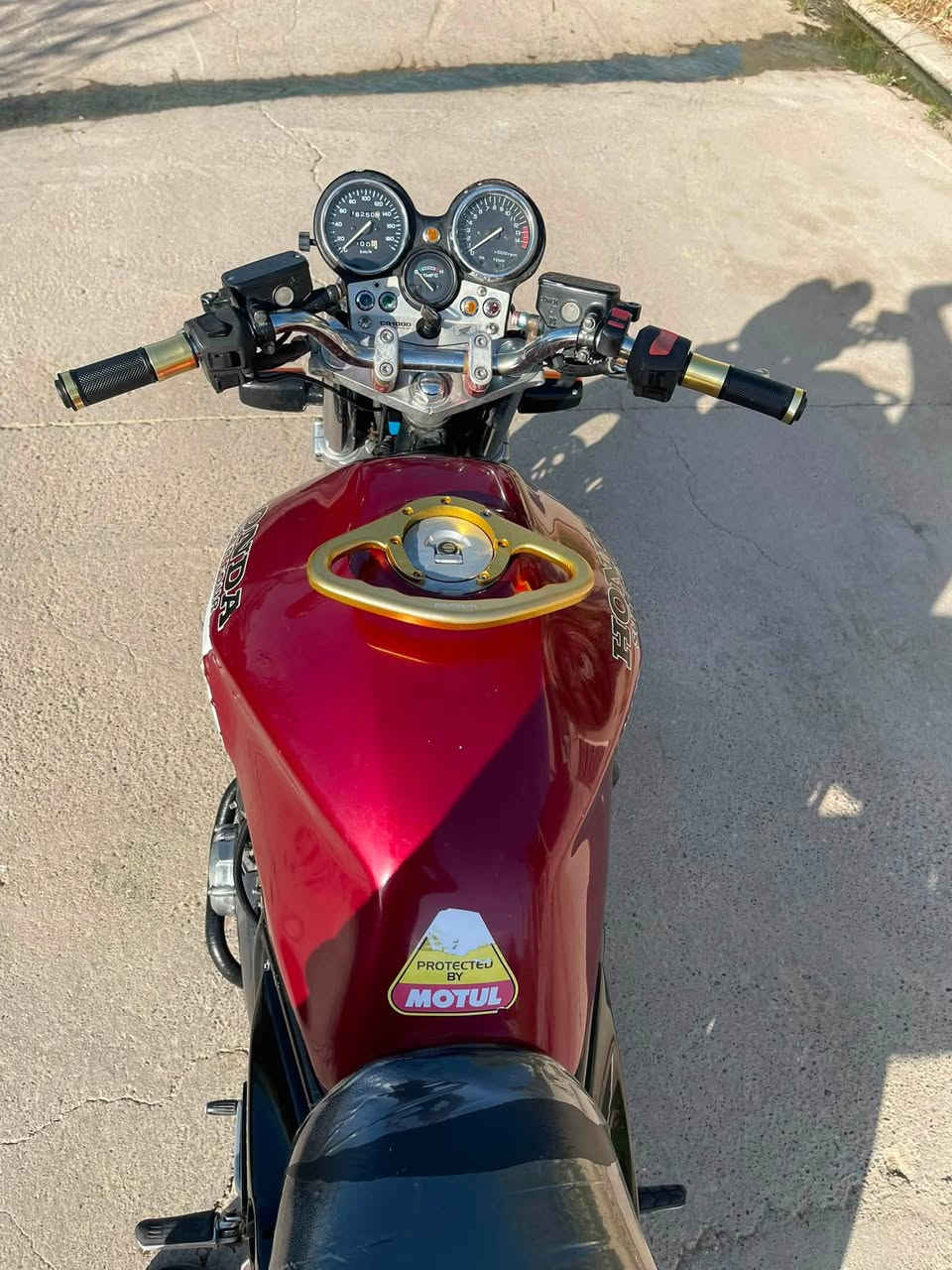 السلام عليكم.
دراجه سي بي CB 1000
لون حلو
شرط واحد ثاني بطناش
مكينه كير شرط
باقي التفاصيل خابرني وتدلل
رقمي *********** واتساب بي
