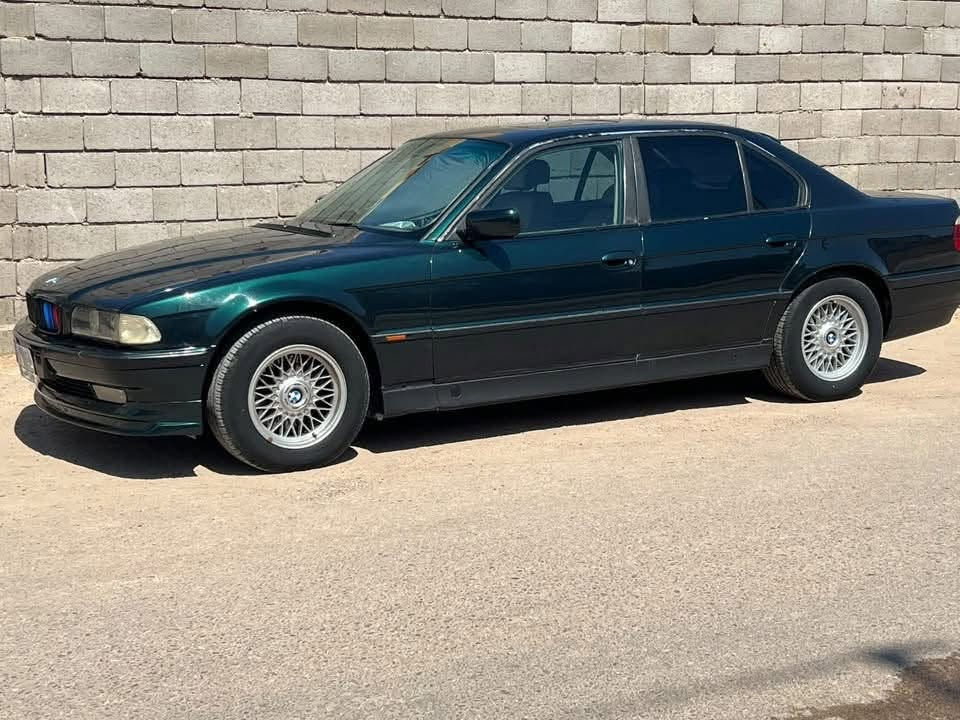 السلام عليكم BMW740i
موديل 1995

موصفات فووول 

1كشنات كهرباء

2كشنات جلد لون بيجي

3صندوك شفط

4كامره خلفيه وشاشه 

5جام اوتو

6سلايد

السياره كير ومحرك جدد 

غرفتها حلوه 

السياره صبغ عام للجماله 

بيه شخط بالجاملغ الخلفي مامبين

السعر 70 وبيه مجال بسيط

للاستفسار***********
