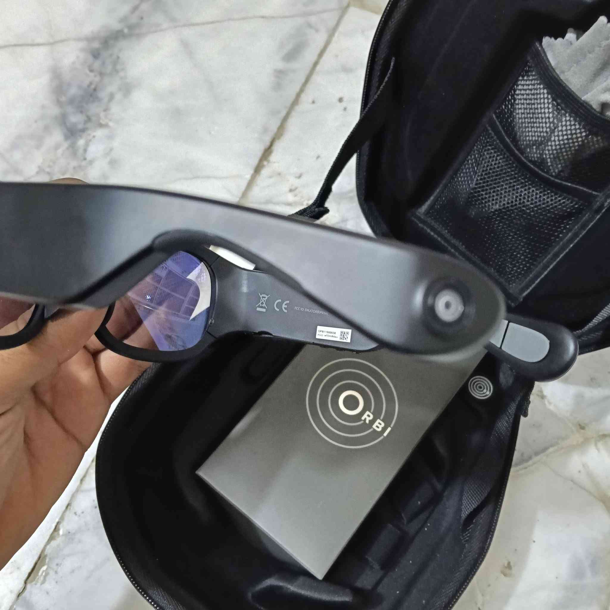 للبيع: نظارة Orbi Prime الذكية لتصوير 360 درجة بدقة 4K 🎥🕶️
لعشاق التميز، صناع المحتوى، والرياضيين.. متوفرة الآن نظارة Orbi Prime الذكية الأصلية بحالة ممتازة ونظيفة جداً.

لماذا هذه النظارة مميزة؟

تصوير محيطي كامل: تحتوي على 4 كاميرات مدمجة بزوايا مختلفة لتسجيل فيديو 360 درجة حقيقي دون الحاجة لاستخدام يديك.

دقة عالية: تدعم تصوير الفيديو بجودة 4K لتفاصيل فائقة الوضوح.

تكامل مع الهاتف: ترتبط بتطبيق الموبايل لمشاهدة وتعديل ومشاركة الفيديوهات مباشرة.

تصميم مريح ومتين: مثالية للرحلات، السياحة، قيادة الدراجات، والتوثيق اليومي.

📦 الحالة والملحقات:

الجهاز نظيف جداً وبحالة الوكالة (نفس الصور).

تأتي مع حقيبة الحفظ الأصلية الفاخرة المضادة للصدمات وعلبتها الخاصة.

📍 الموقع: [بغداد - الشعب]
💰 السعر: [150 الف] 
📞 للتواصل والاستفسار: أرسل رسالة خاصة أو واتساب على الرقم ***********

