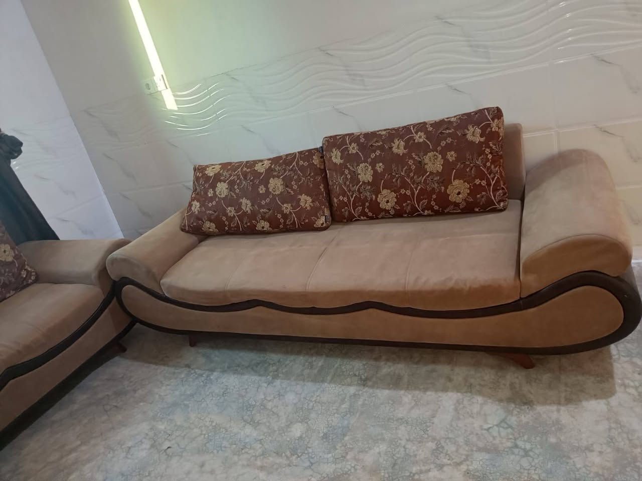 قنفات للبيع الاستفسار الاتصال ***********

