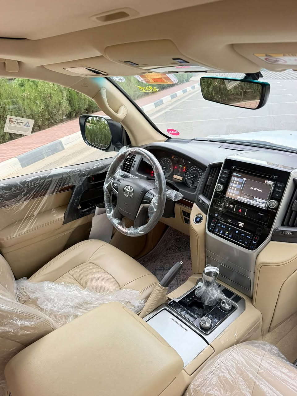 لاندكروزر • V8 ٤٫٦ • ١١٥ الف كم