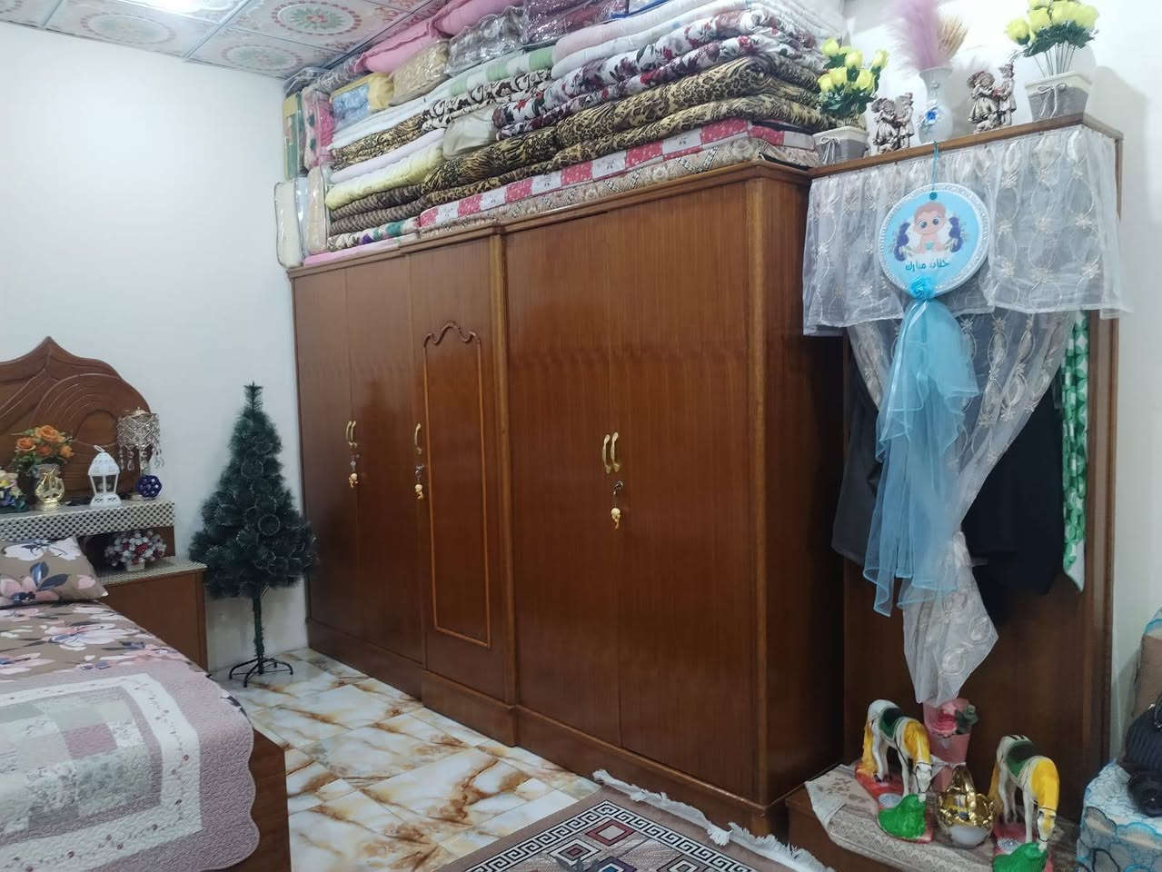 غرفه اخشاب جديده ونضيفه السعر خاص ***********
