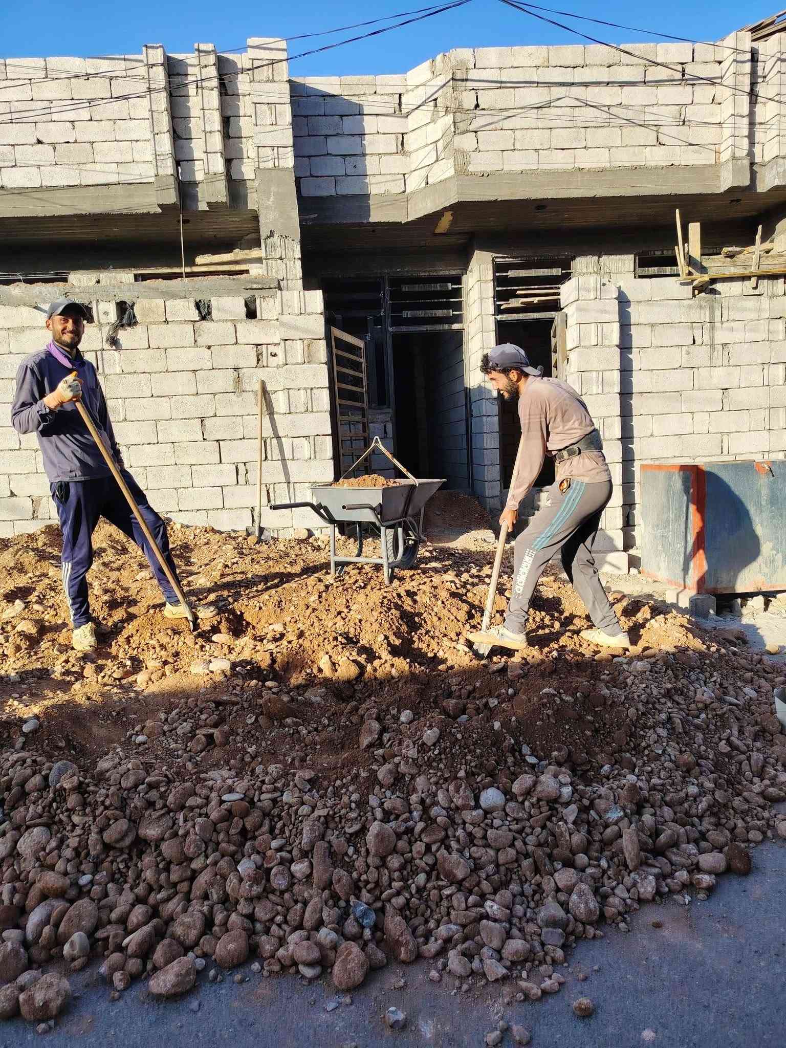 يالله ونج تصعيد مواد البناء + نشر بلوك + نشر طابوق +تنضيف بيوت +تدخيل سبيس + تعديل تراب + جميع مواد البناء بنسب الاسعار مكاني بلدروز ***********
