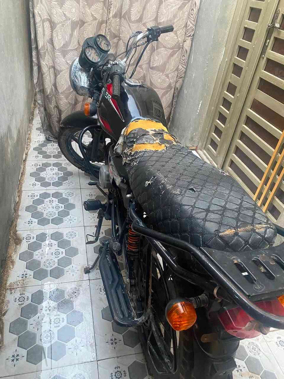 السلام عليكم
دراجه بوكسر موديل 22 دراجه واكفه لاسلف ولا هندر بس تشتغل دفعه دراجه يرادلها ترتيب فقط ما تكلفك هواي مكاني ناصريه شطره خلي
سعرك لاتكسر بيها
هاذا رقمي ***********
