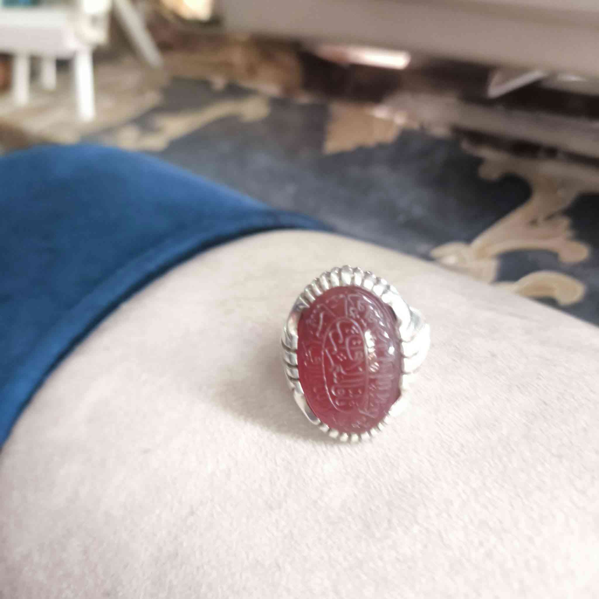السلام عليكم موجود محابس يماني مشمشي فضه إلف السعر 75 وبي مجال الصياغه بحريه ثقيل مع واحد فيروزي نيشبوري السعر 40 / الرقم ***********
