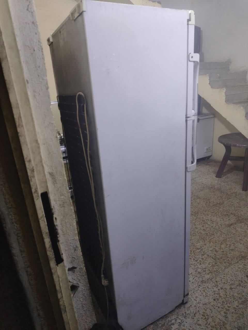 ثلاجة مستعملة • تحتاج غاز